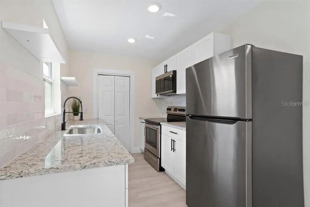 Kitchen - 2722 14TH AVE S, ST PETERSBURG