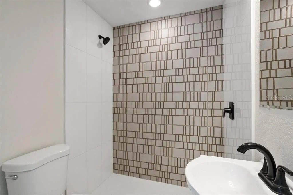 Bathroom #1 - 2722 14TH AVE S, ST PETERSBURG