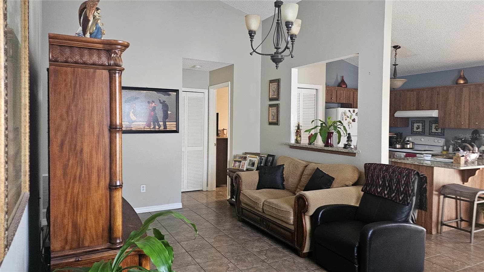 Living room - 9906 SURREY RIDGE RD, ORLANDO