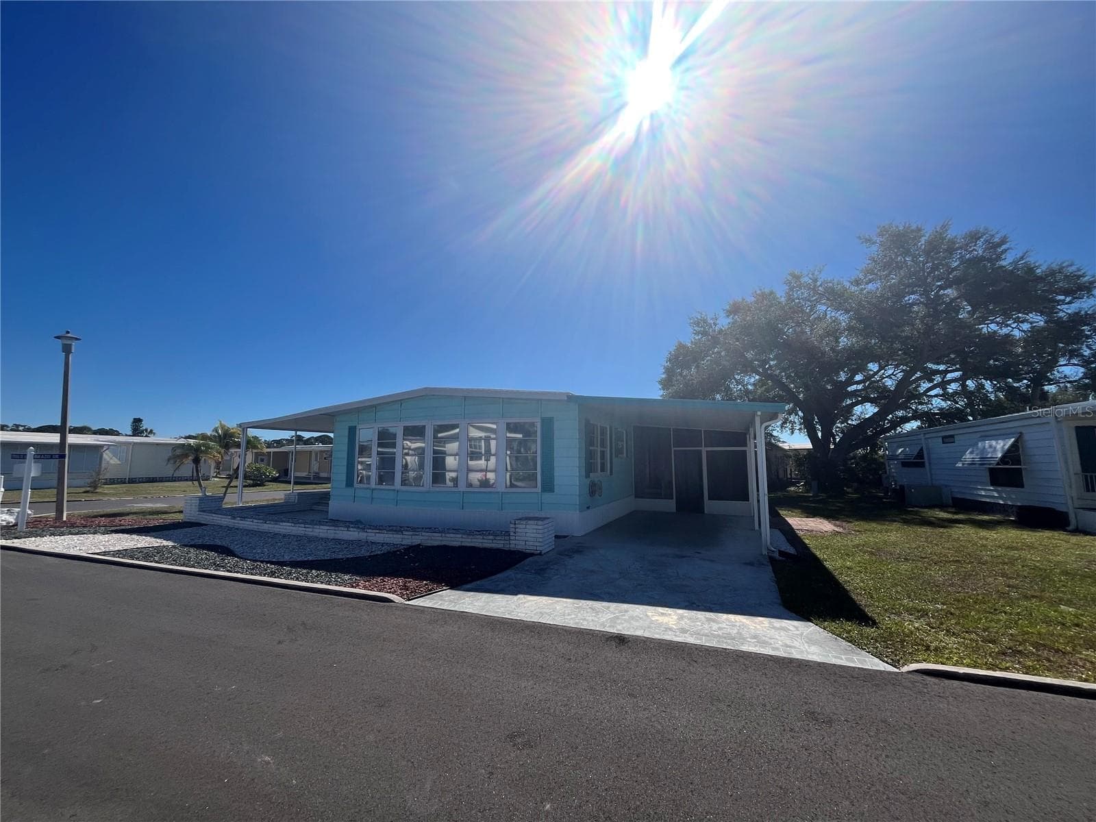 518 CERVINA DR N