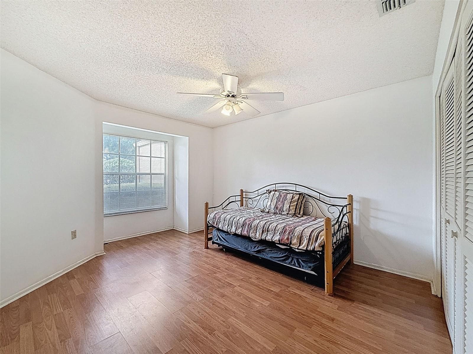 Condominium at 11403 VERSAILLES LN #E, PORT RICHEY, photo 19 of 88