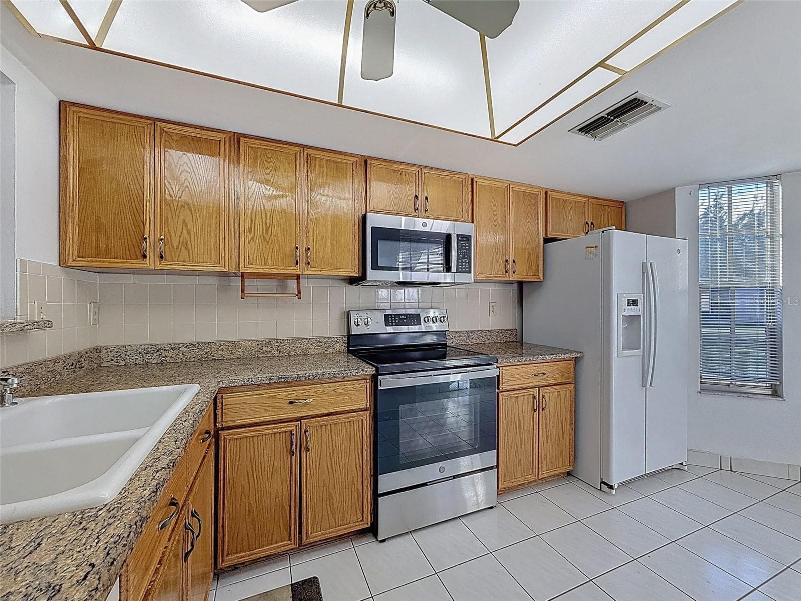 Condominium at 11403 VERSAILLES LN #E, PORT RICHEY, photo 12 of 88