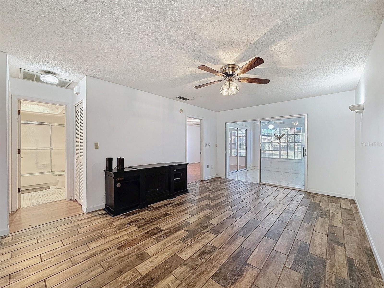 Condominium at 11403 VERSAILLES LN #E, PORT RICHEY, photo 27 of 88