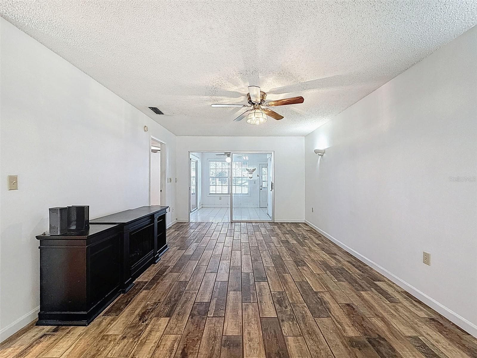 Living Room Dining Room Combo - 11403 VERSAILLES LN #E, PORT RICHEY