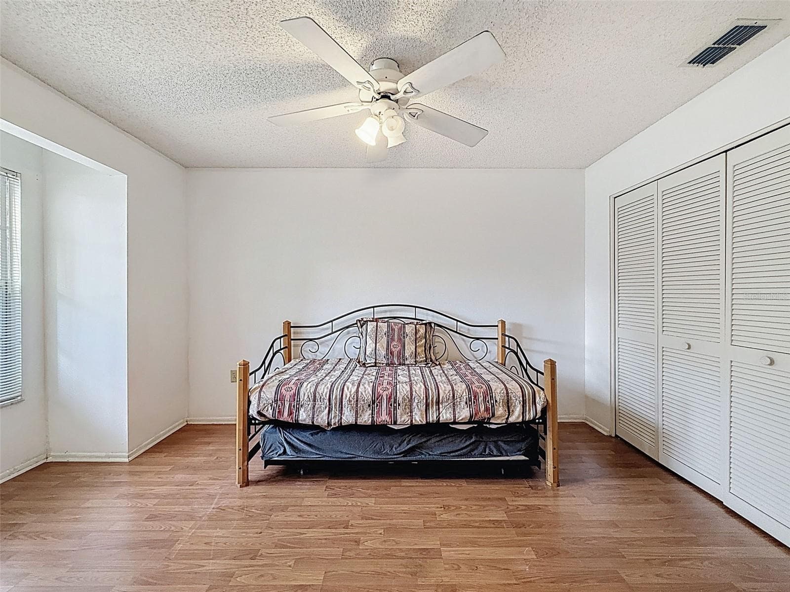 Condominium at 11403 VERSAILLES LN #E, PORT RICHEY, photo 37 of 88