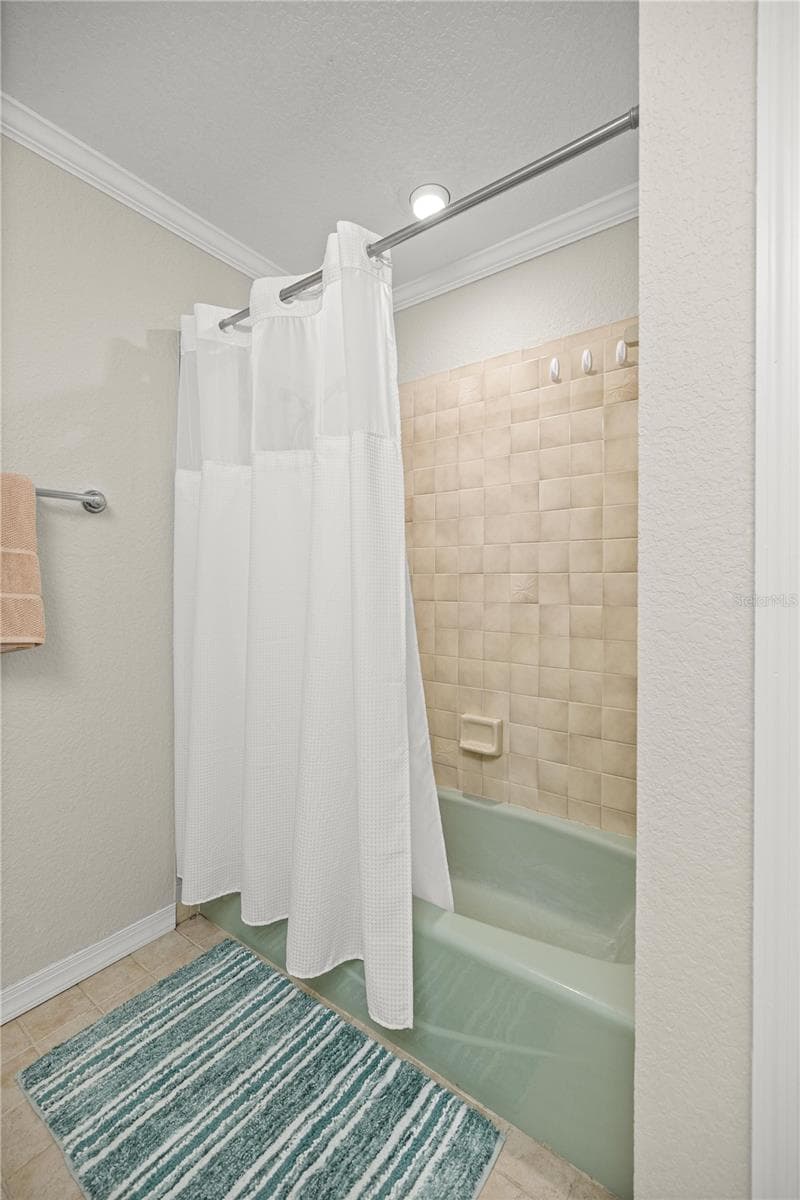 BATHROOM #2 WITH BATHTUB/SHOWER - 9812 SW 74TH AVE, OCALA