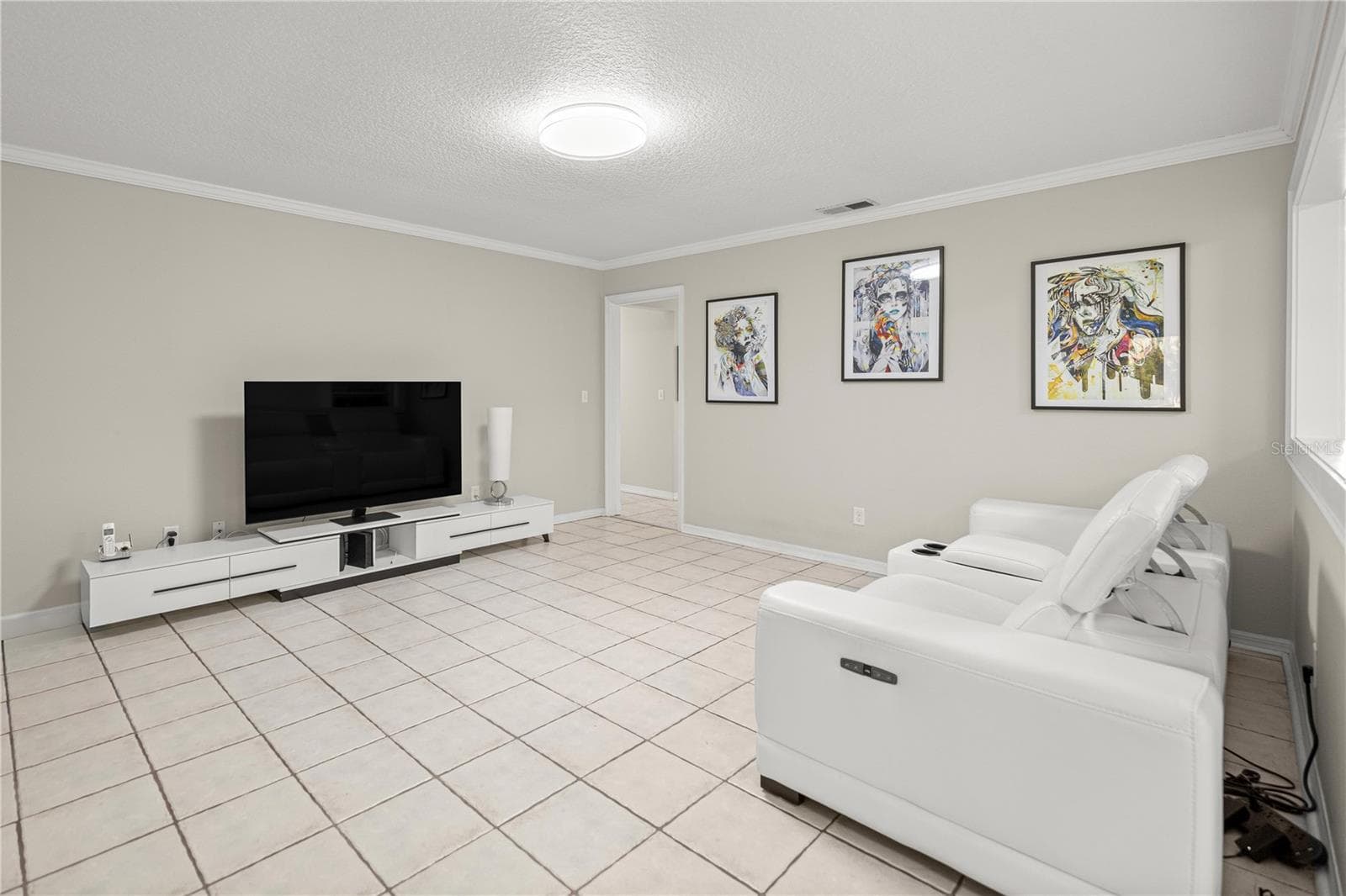 LIVING ROOM - 9812 SW 74TH AVE, OCALA