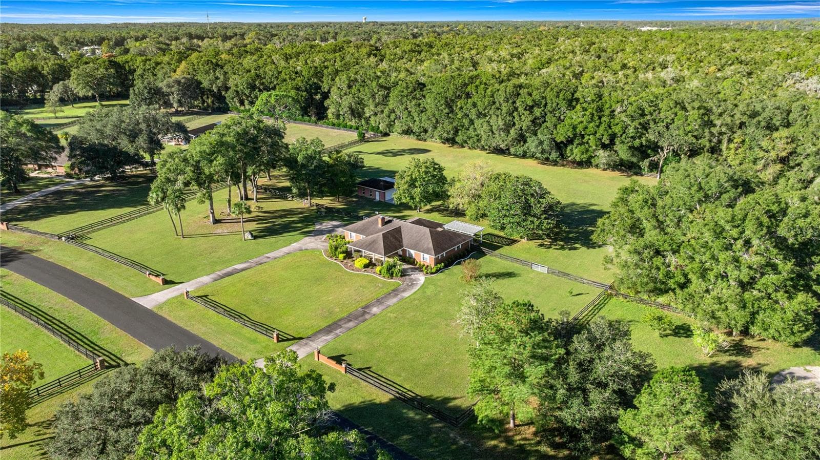 FULL VIEW OF THE HOUSE AND GROUNDS - 9812 SW 74TH AVE, OCALA