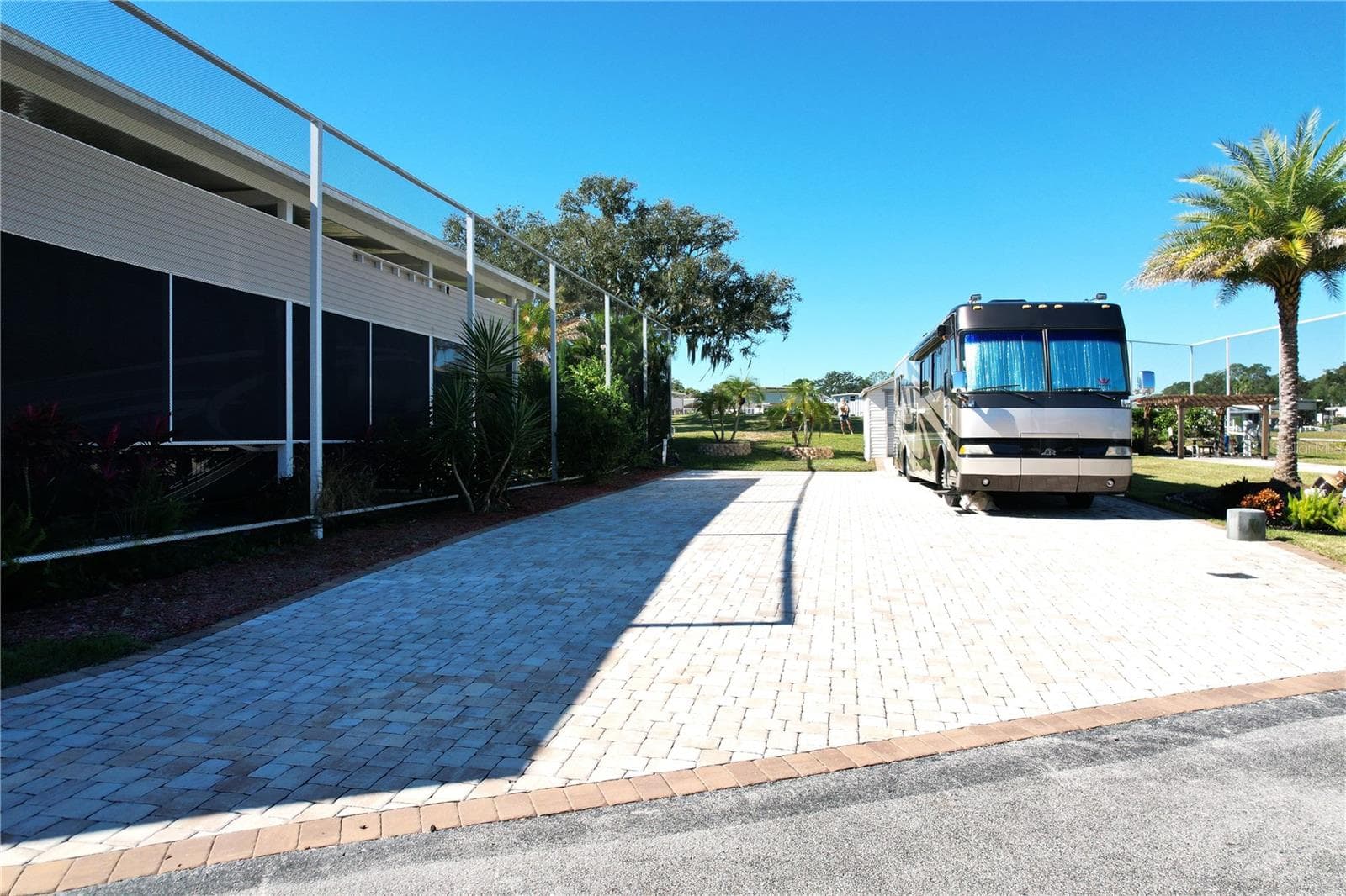 Pillow Top Pavers (3000 sq ft) - 2738 ST GEORGE DR, DAVENPORT