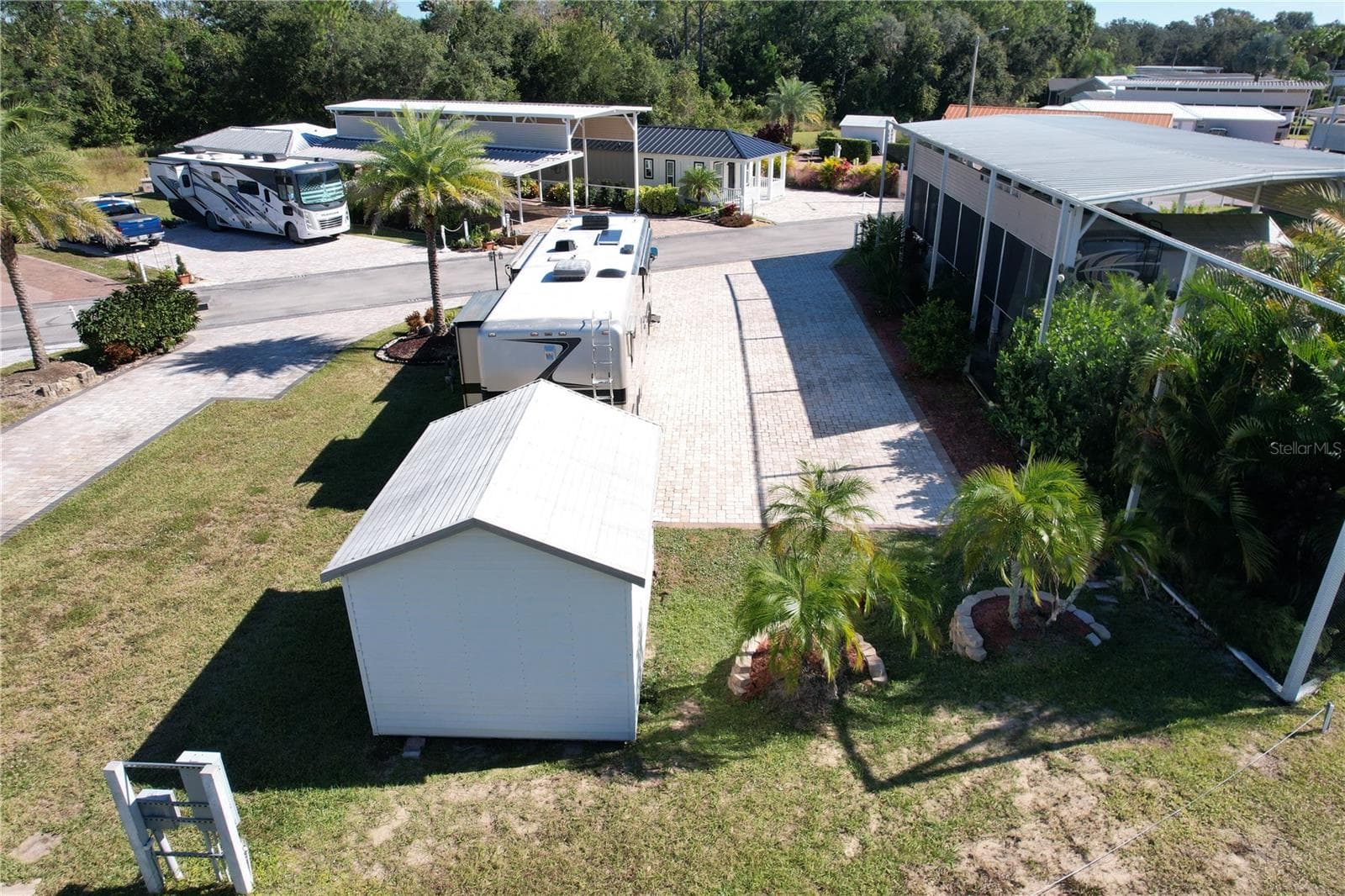View of the back of the lot - 2738 ST GEORGE DR, DAVENPORT