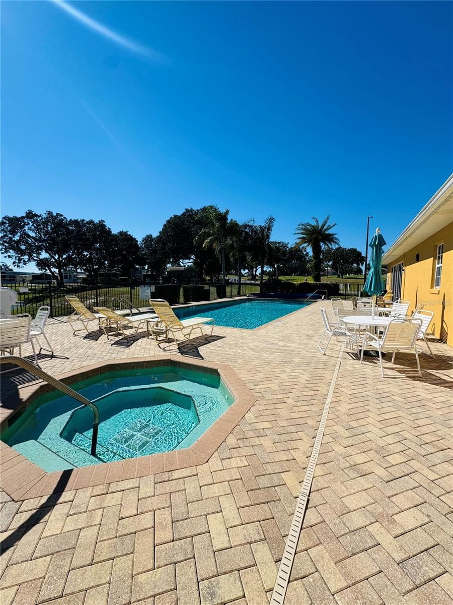 Regal Pointe's Spa - 2738 ST GEORGE DR, DAVENPORT