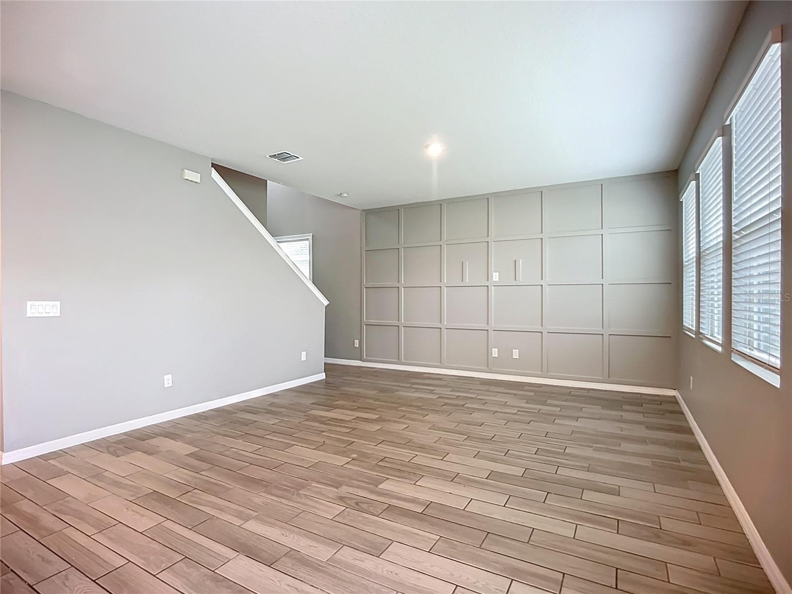 Single Family Residence at 11829 CLARE HILL AVE, RIVERVIEW, photo 3 of 41