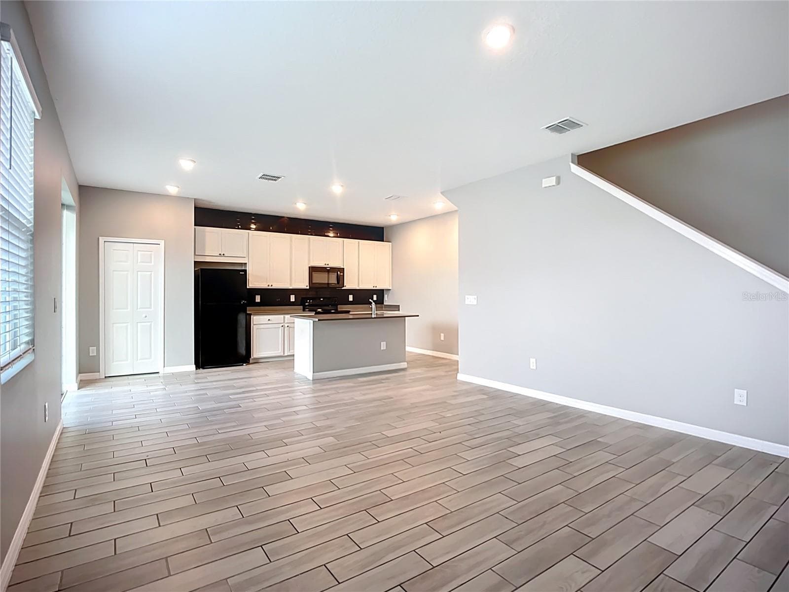 Single Family Residence at 11829 CLARE HILL AVE, RIVERVIEW, photo 12 of 41