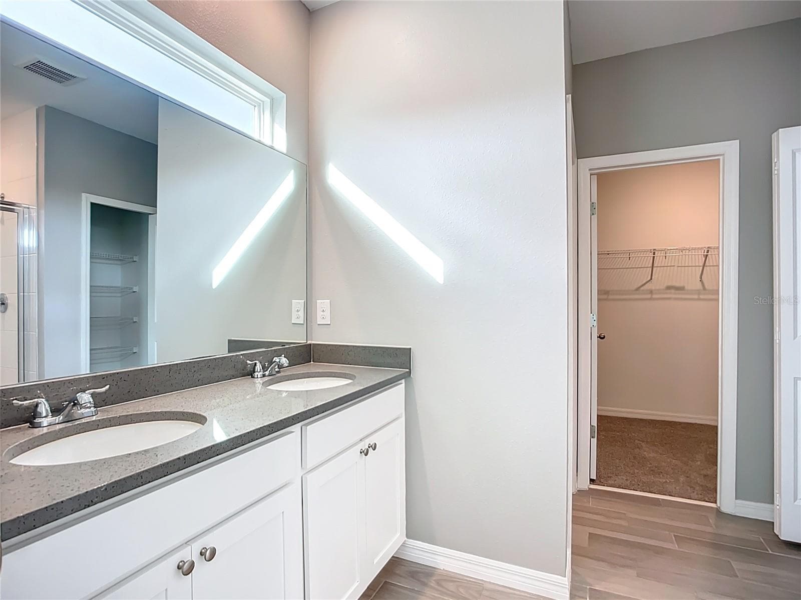 Single Family Residence at 11829 CLARE HILL AVE, RIVERVIEW, photo 27 of 41