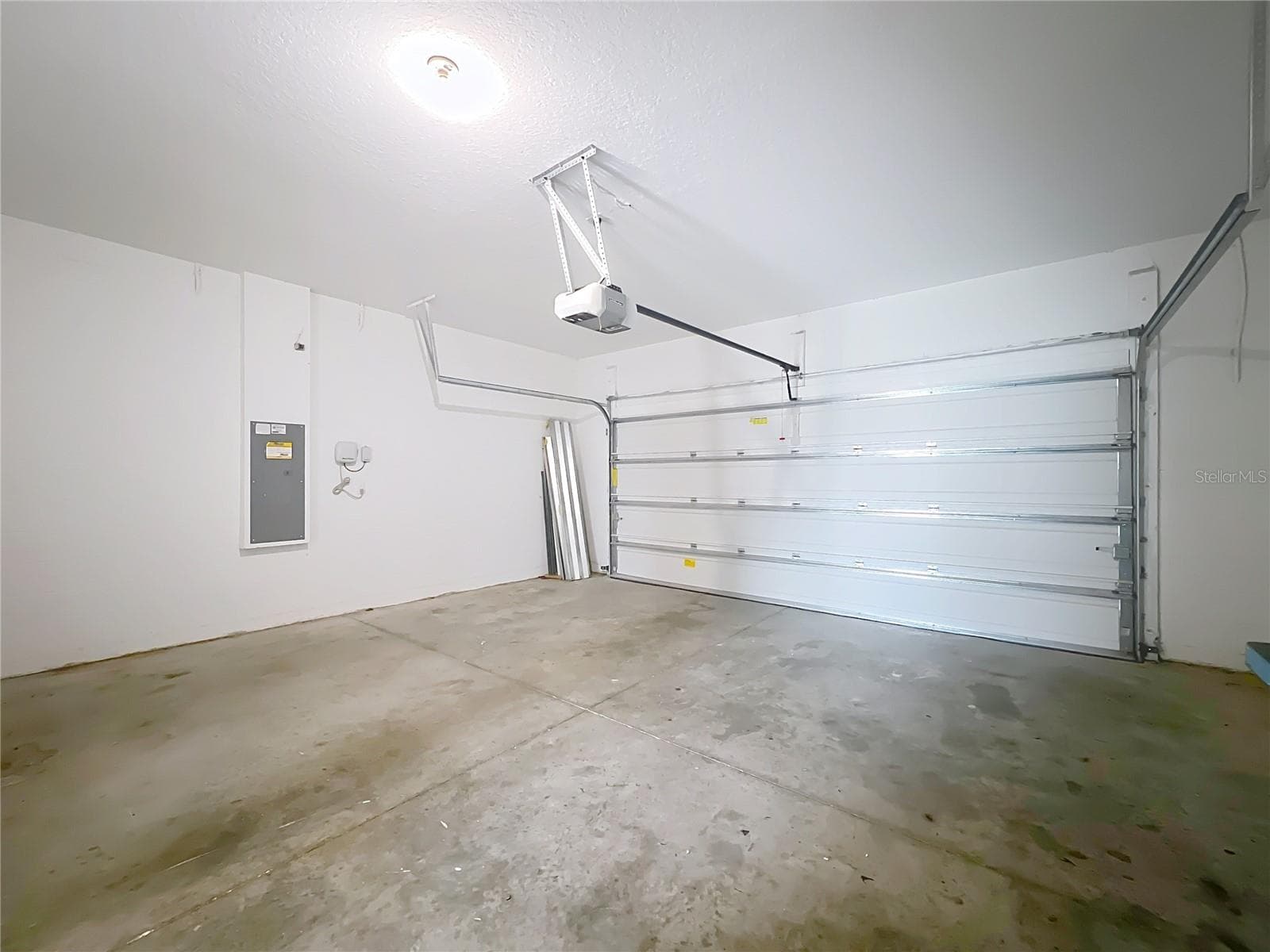 Single Family Residence at 11829 CLARE HILL AVE, RIVERVIEW, photo 32 of 41