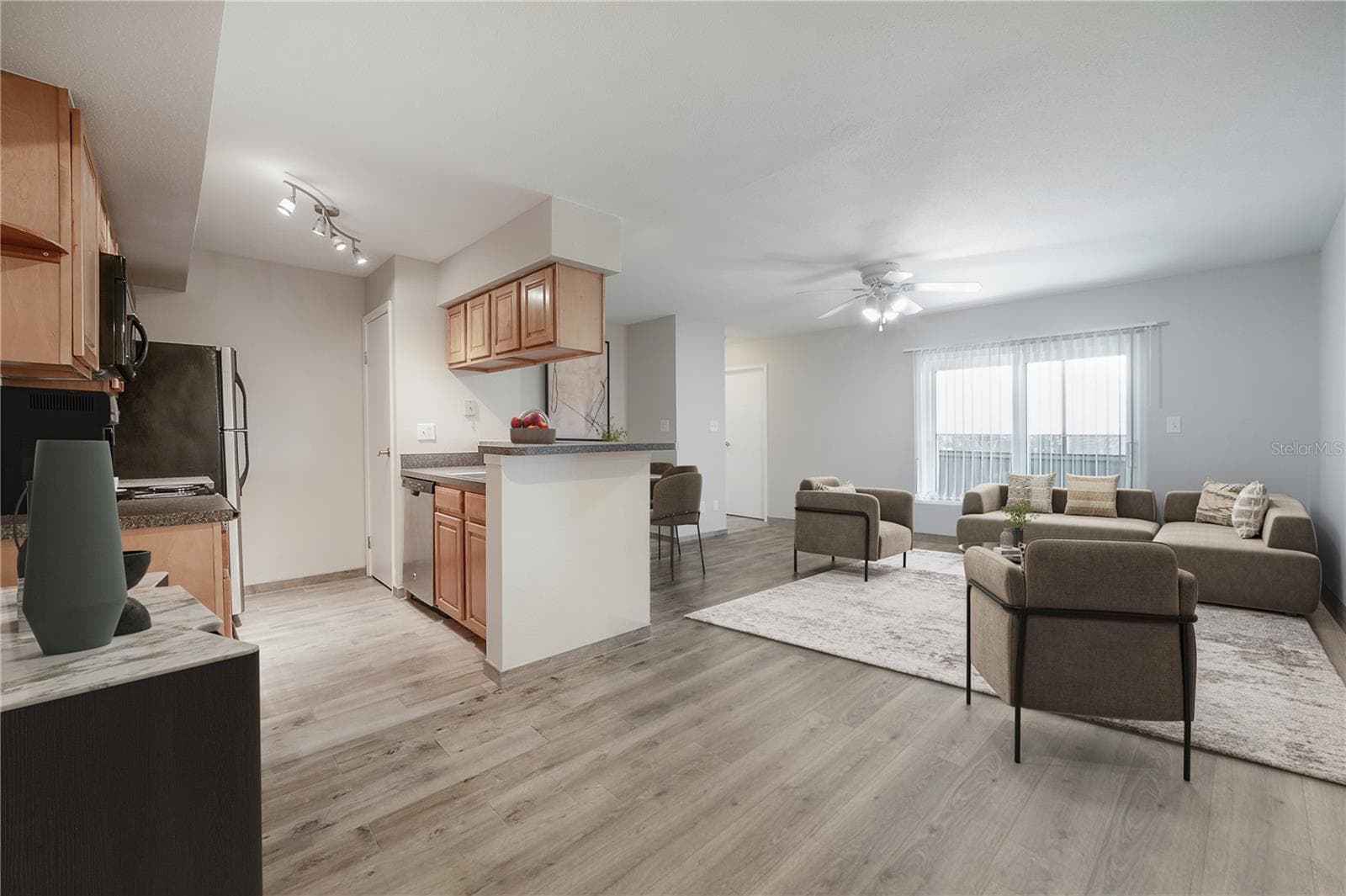 Condominium at 9100 DR MARTIN LUTHER KING JR ST N #905, ST PETERSBURG, photo 3 of 39