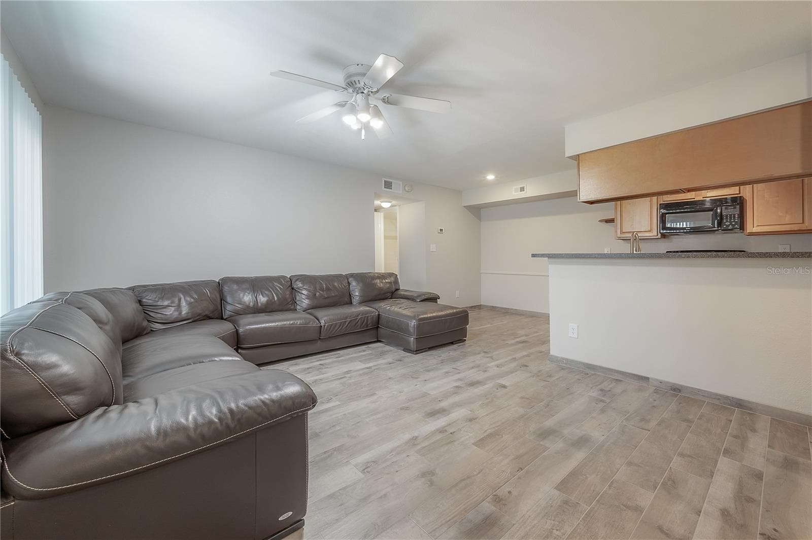 Condominium at 9100 DR MARTIN LUTHER KING JR ST N #905, ST PETERSBURG, photo 7 of 39