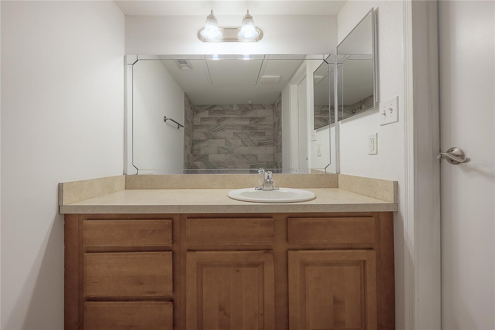 Condominium at 9100 DR MARTIN LUTHER KING JR ST N #905, ST PETERSBURG, photo 16 of 39