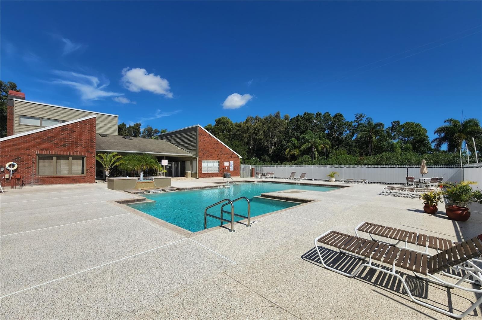 Condominium at 9100 DR MARTIN LUTHER KING JR ST N #905, ST PETERSBURG, photo 32 of 39