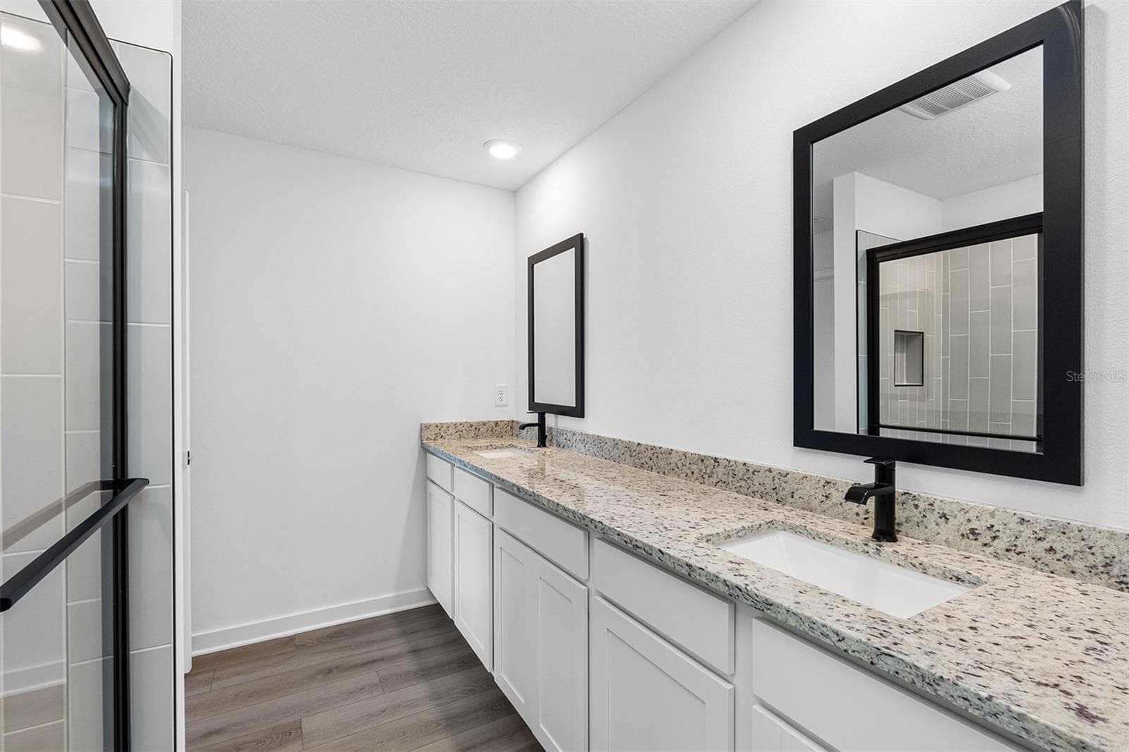 Single Family Residence at 609 BLACKTHORN DR, LAKELAND, photo 7 of 9