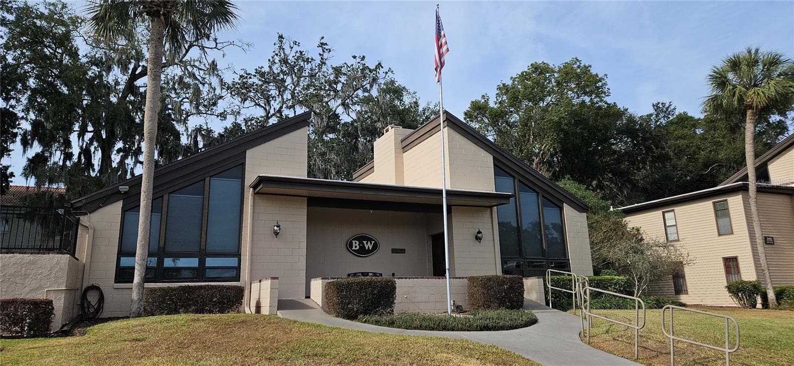Clubhouse - 2442 NE 7TH ST #3, OCALA