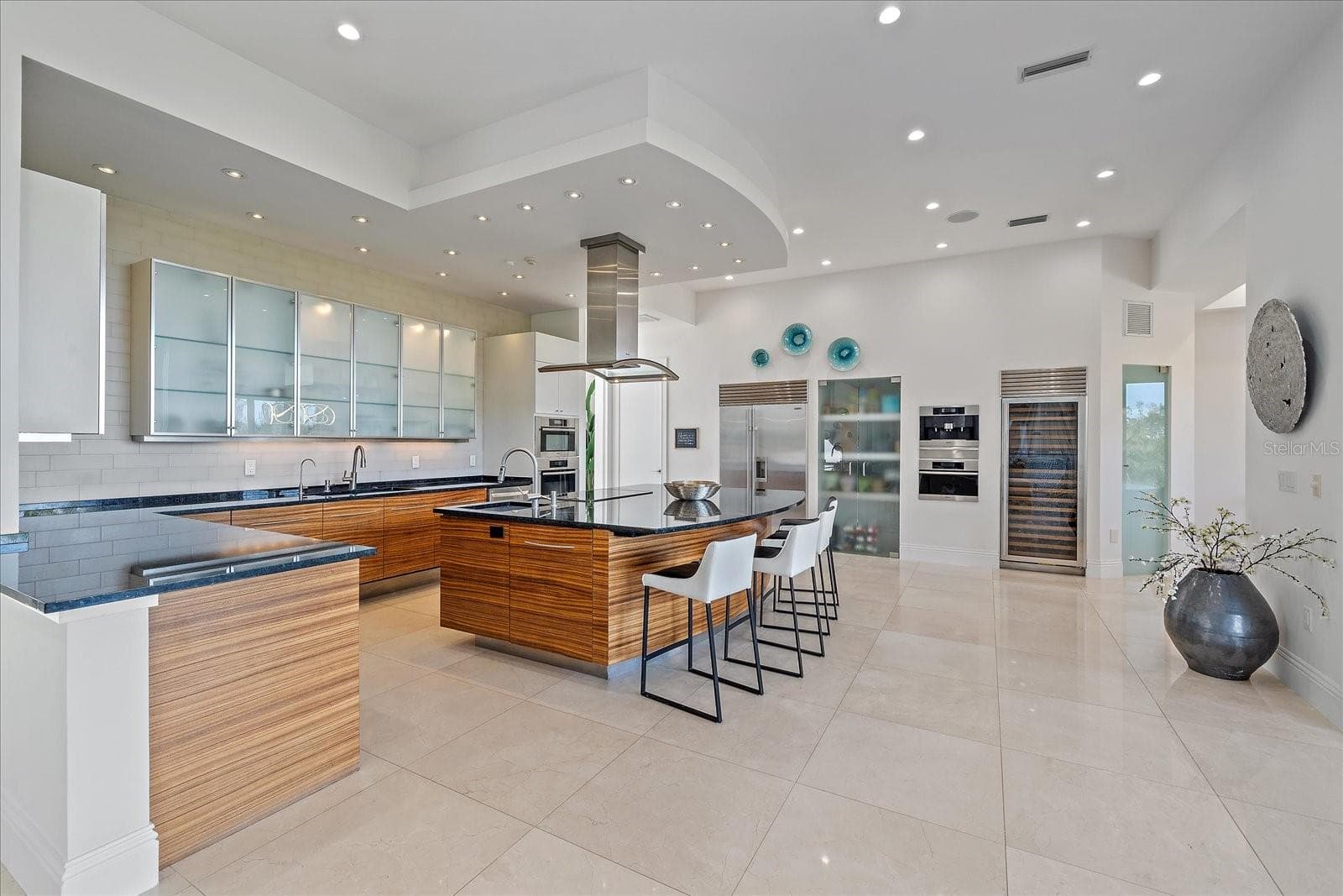 Single Family Residence at 4136 ROBERTS POINT CIR, SARASOTA, photo 28 of 69