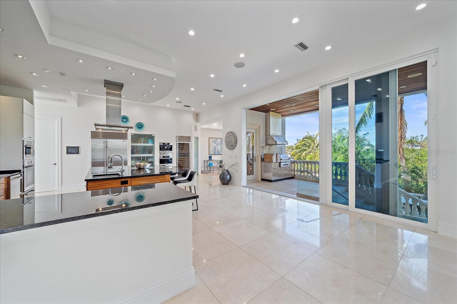 Single Family Residence at 4136 ROBERTS POINT CIR, SARASOTA, photo 29 of 69
