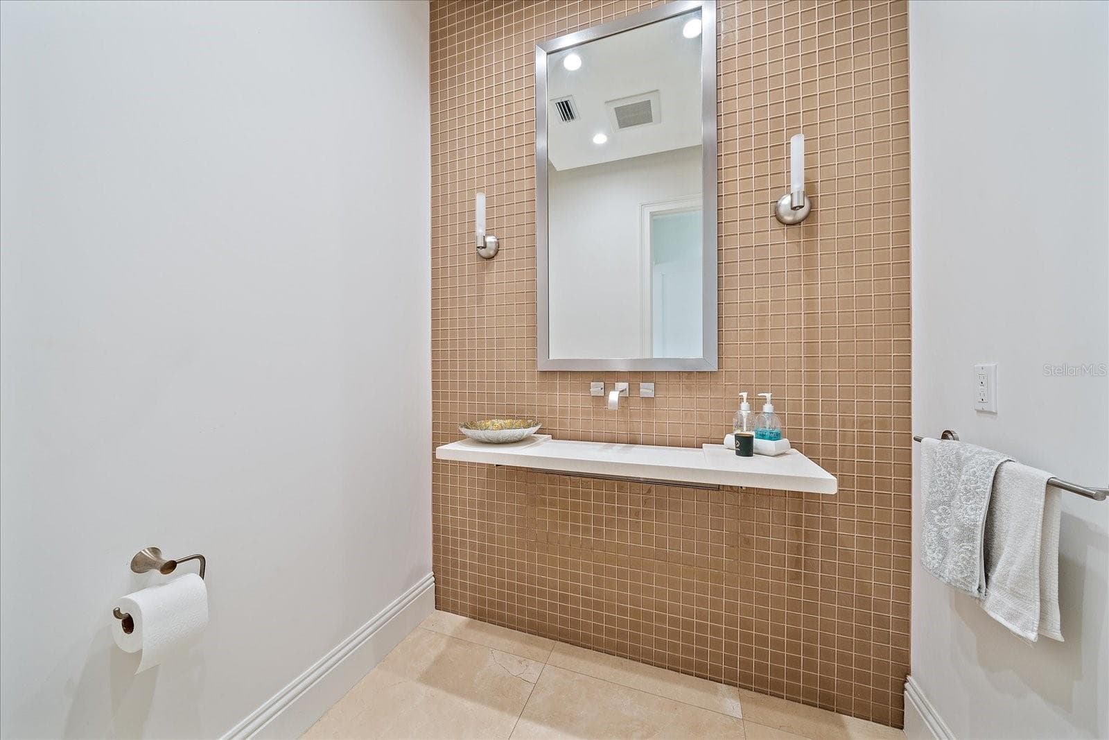 Single Family Residence at 4136 ROBERTS POINT CIR, SARASOTA, photo 42 of 69