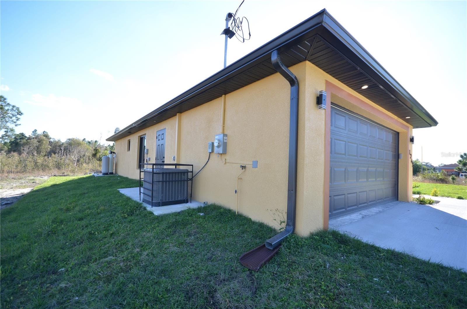 Single Family Residence at 1242 HATHOR ST E, LEHIGH ACRES, photo 6 of 49