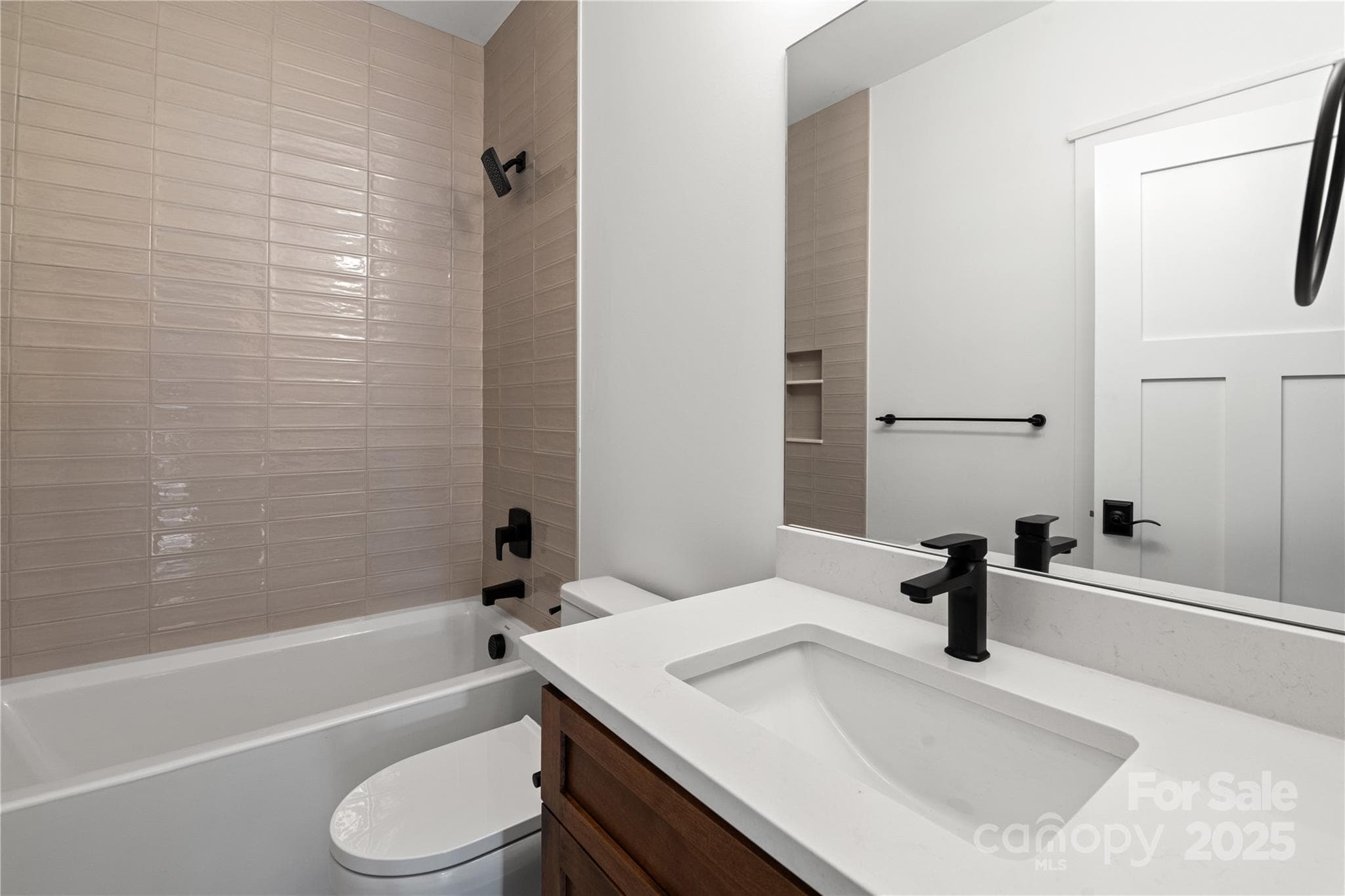 Guest Bath - 127 Creekside Valley Lane, Arden