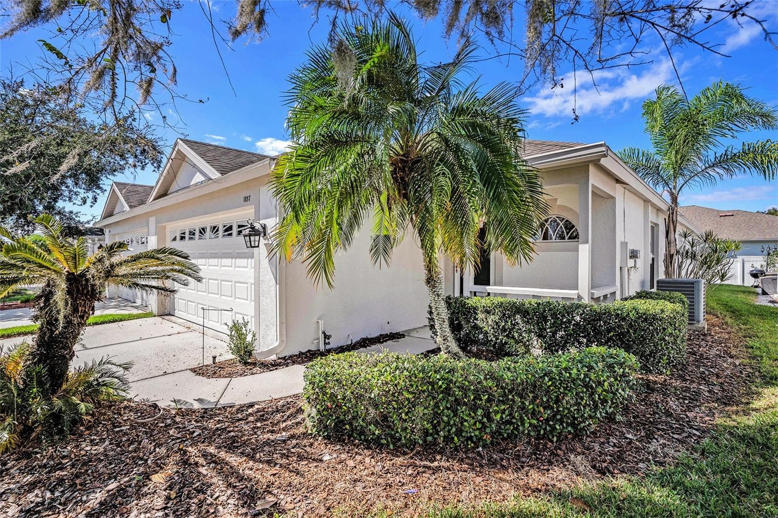 Villa at 1837 RAVENRIDGE ST, WESLEY CHAPEL, photo 2 of 27
