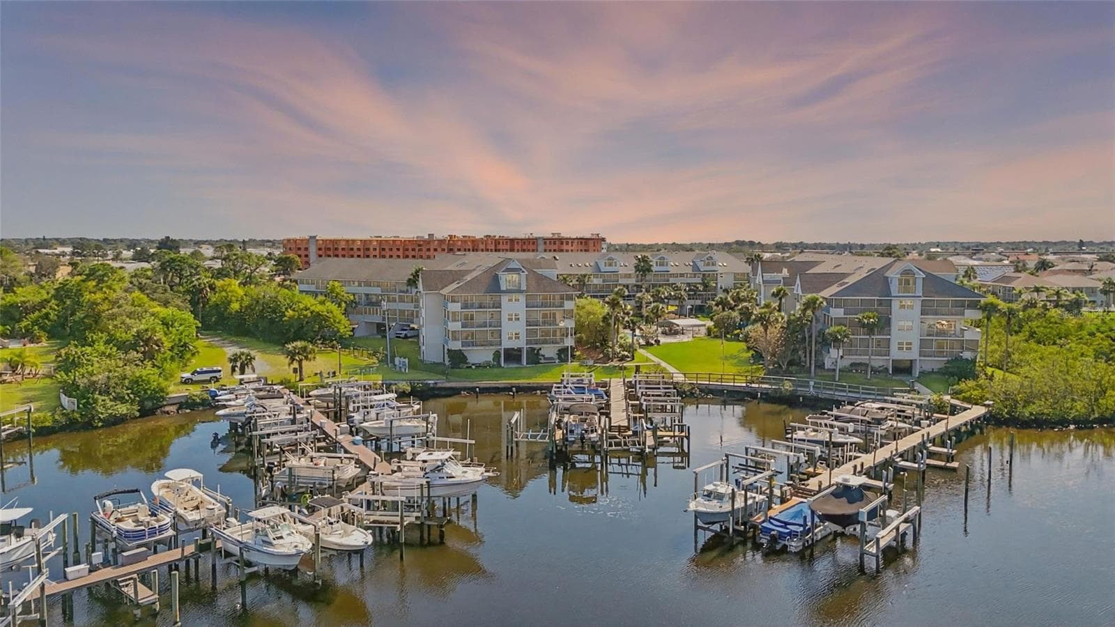 5567 SEA FOREST DR #323