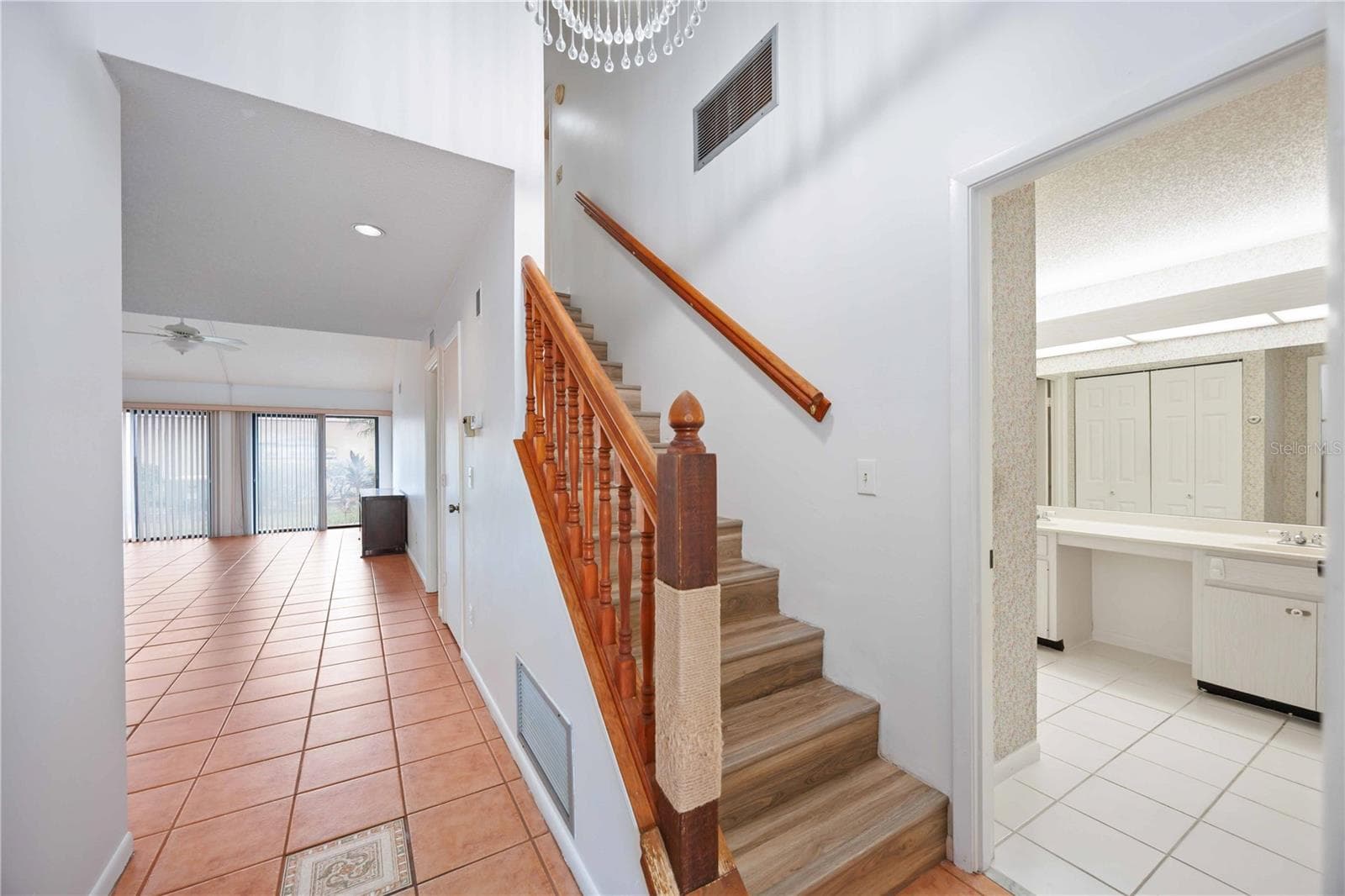 Entry - 2767 HORSESHOE CT #Q-3, SARASOTA