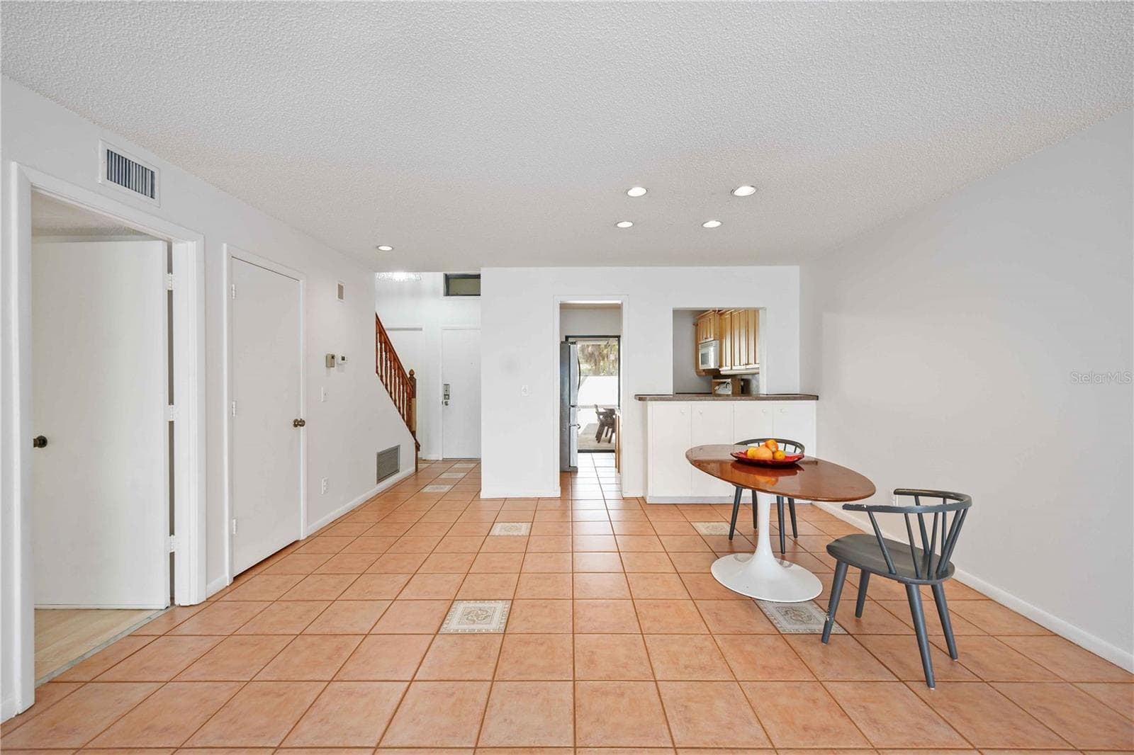 Living Room - 2767 HORSESHOE CT #Q-3, SARASOTA