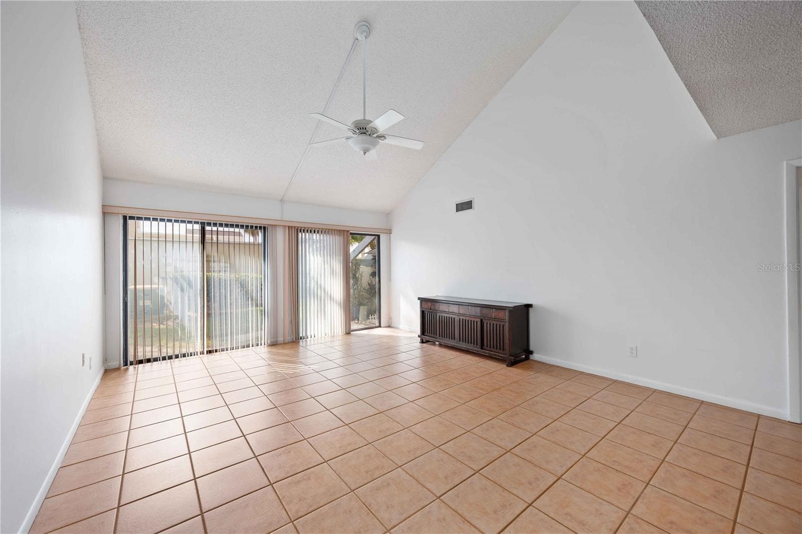 Living Room - 2767 HORSESHOE CT #Q-3, SARASOTA