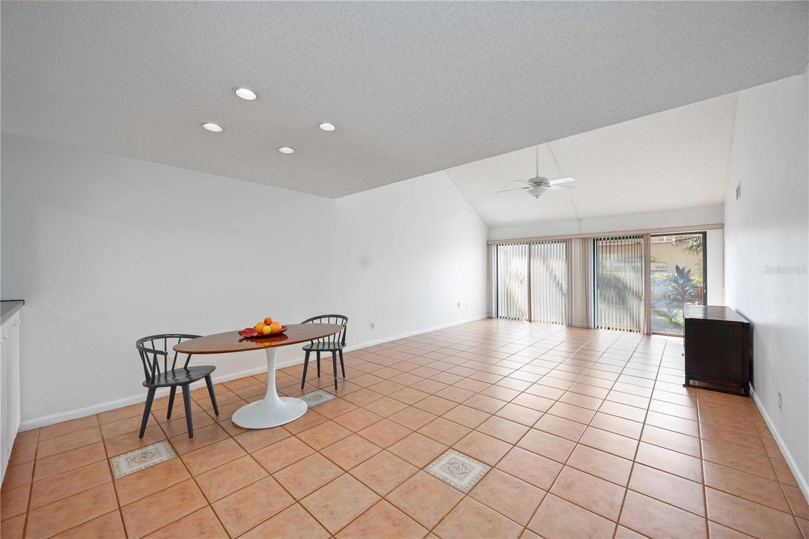 Living Room - 2767 HORSESHOE CT #Q-3, SARASOTA