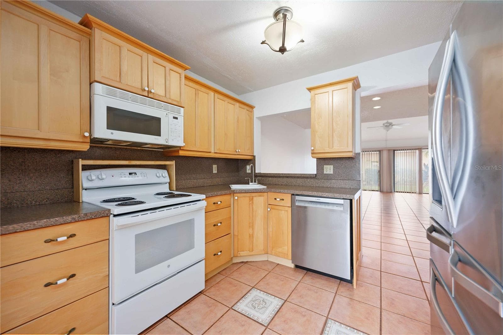 Kitchen - 2767 HORSESHOE CT #Q-3, SARASOTA