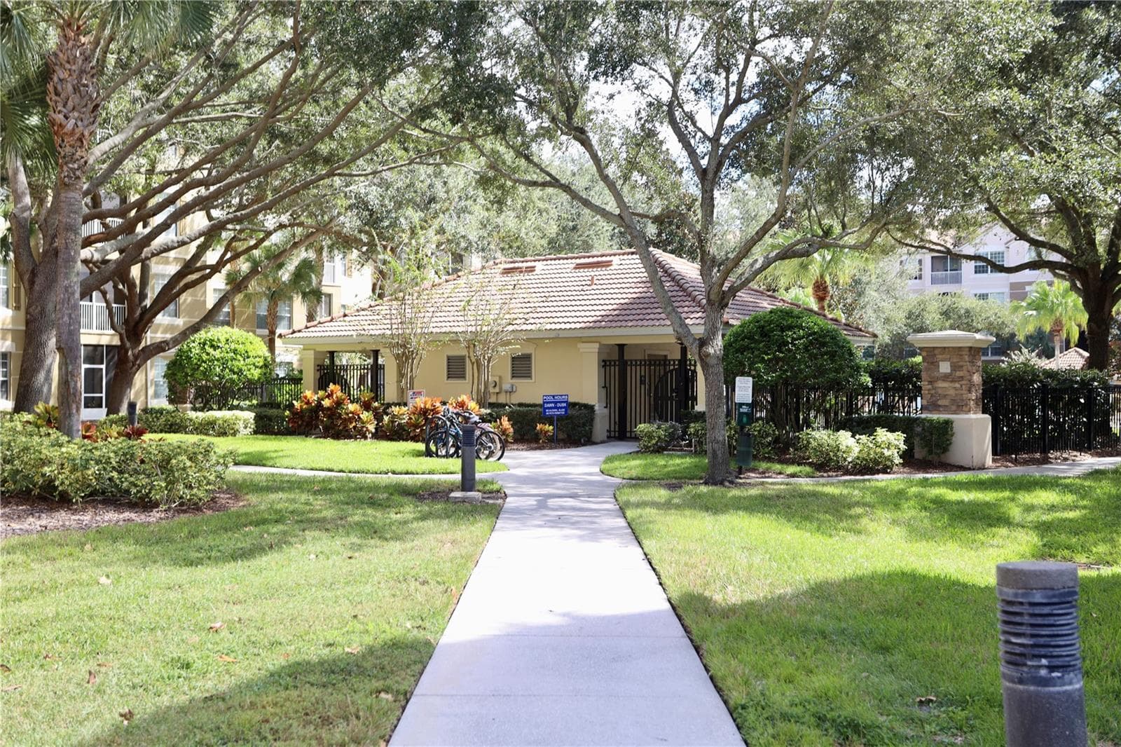 Pool area - 3356 ROBERT TRENT JONES DR #407, ORLANDO