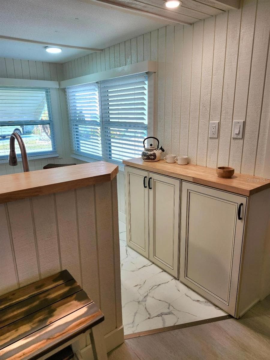 Mobile Home at 6505 KANSAS ST, BRADENTON, photo 8 of 48