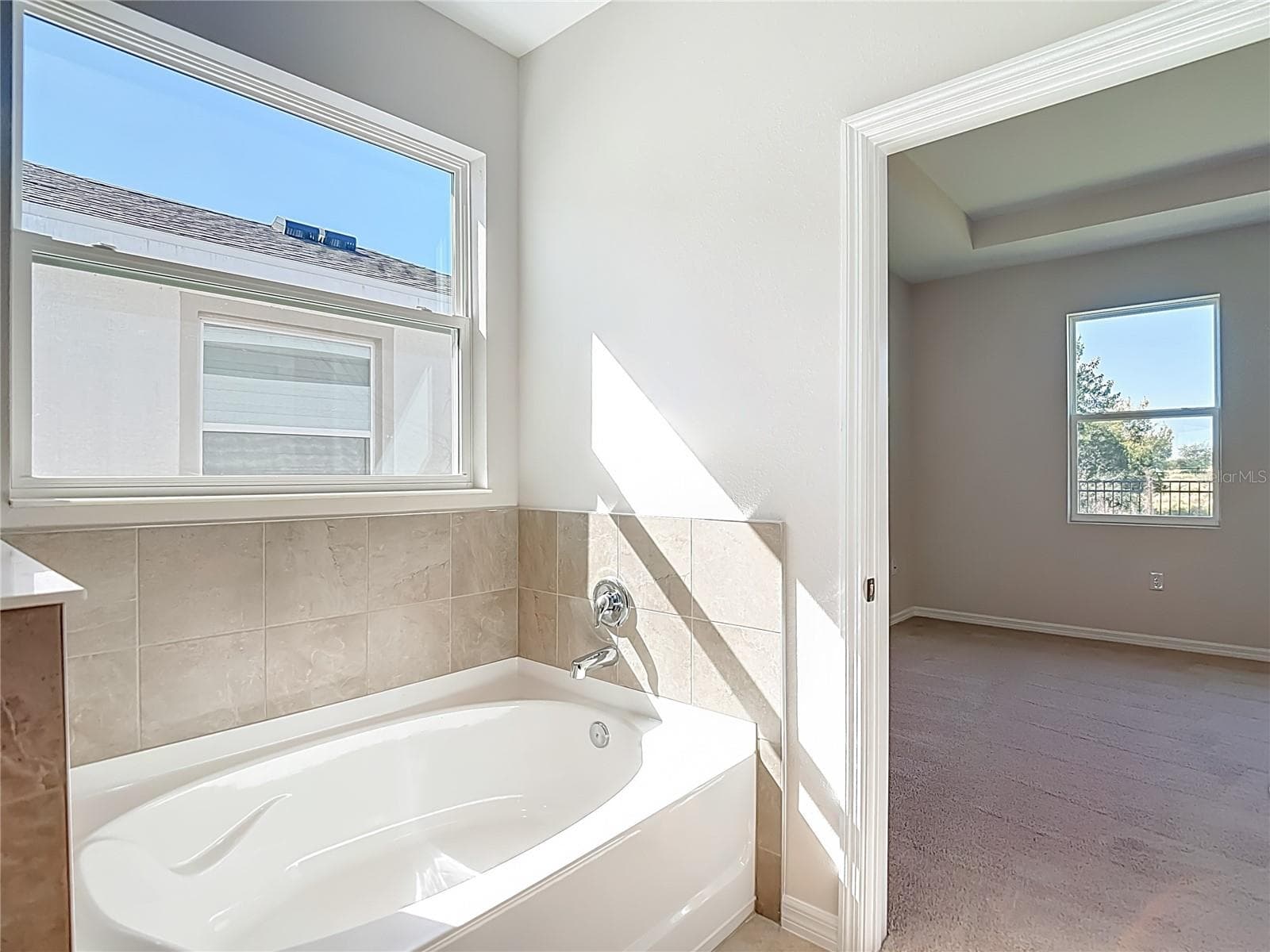 Garden Tub in Primary Bathroom! - 10471 BRIDGEGATE HEIGHTS LOOP, SAN ANTONIO