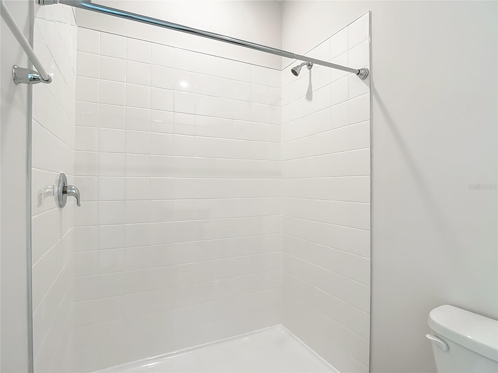 Walk-in Shower in Suite Bathroom! - 10471 BRIDGEGATE HEIGHTS LOOP, SAN ANTONIO