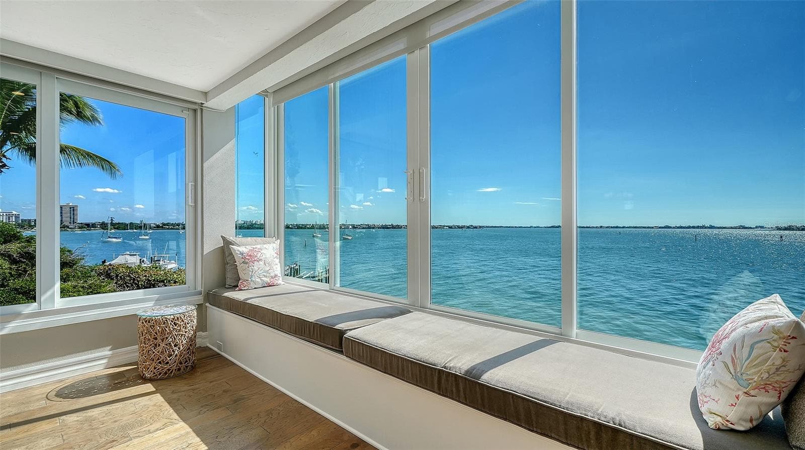 Condominium at 400 GOLDEN GATE PT #31, SARASOTA, photo 3 of 38