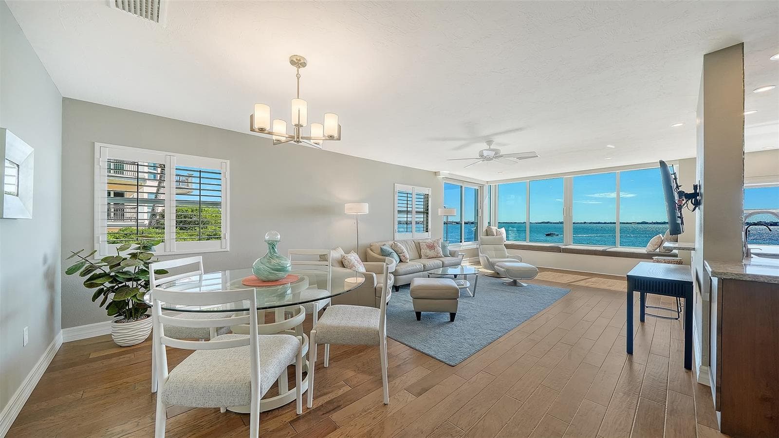 Condominium at 400 GOLDEN GATE PT #31, SARASOTA, photo 7 of 38