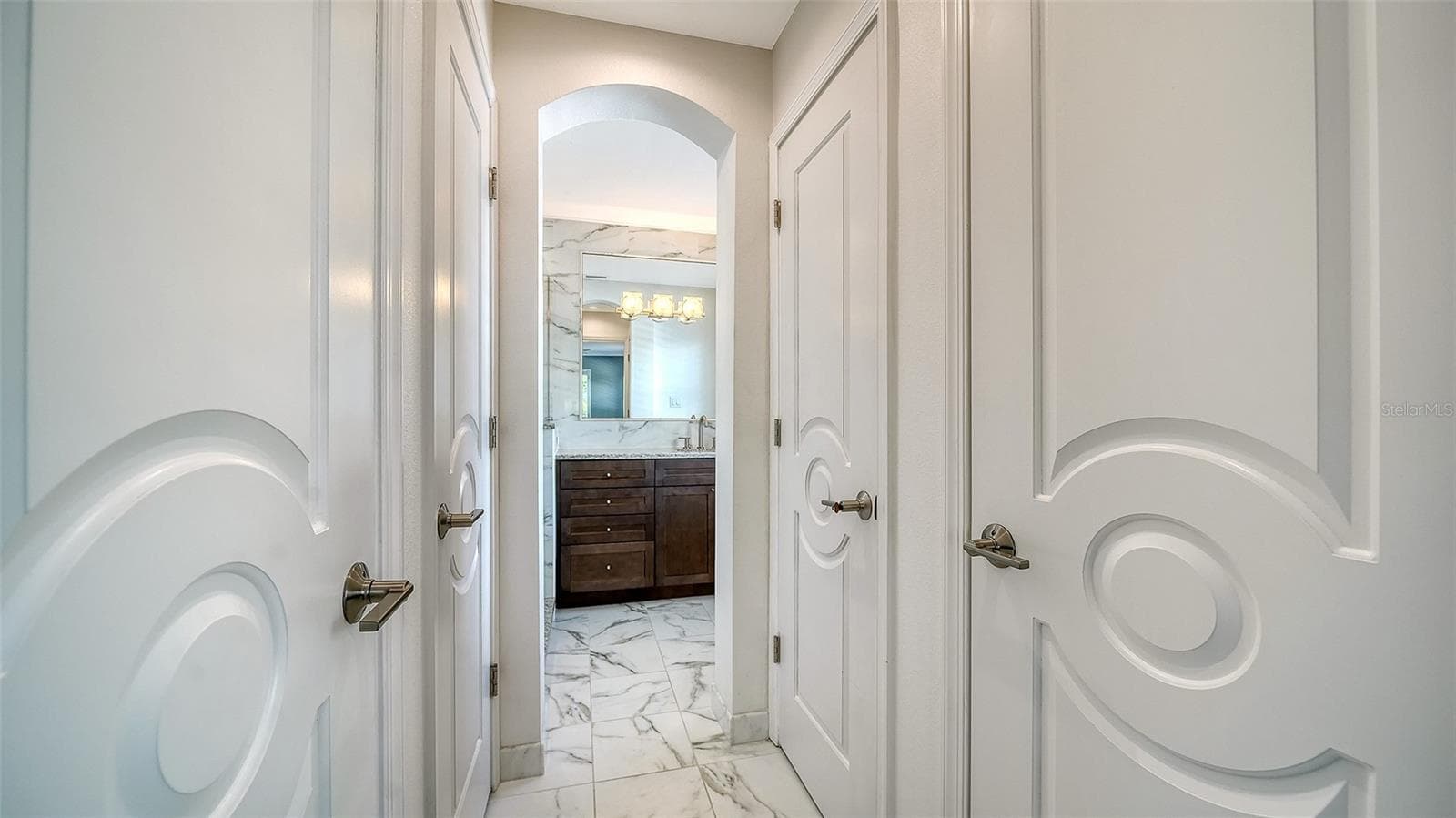 Condominium at 400 GOLDEN GATE PT #31, SARASOTA, photo 23 of 38