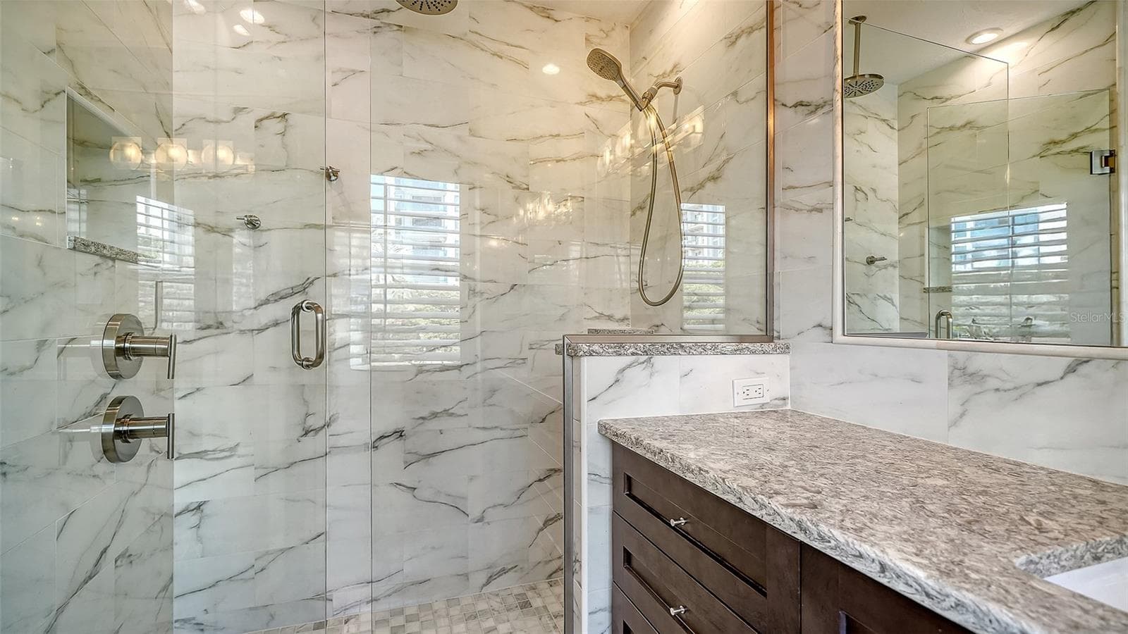 Condominium at 400 GOLDEN GATE PT #31, SARASOTA, photo 25 of 38