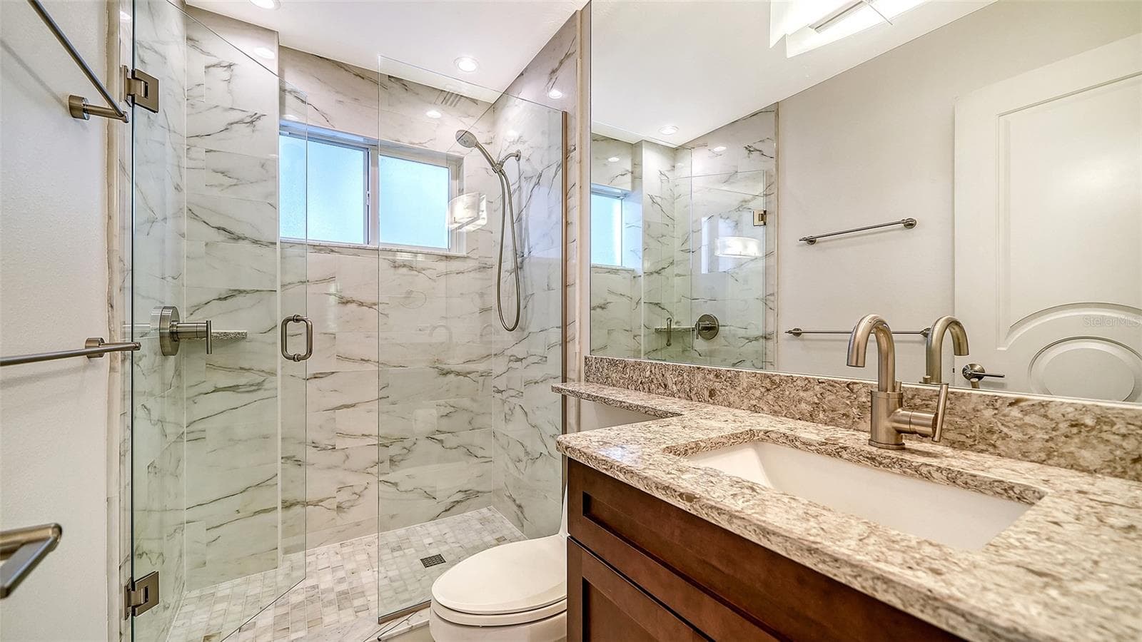 Condominium at 400 GOLDEN GATE PT #31, SARASOTA, photo 29 of 38