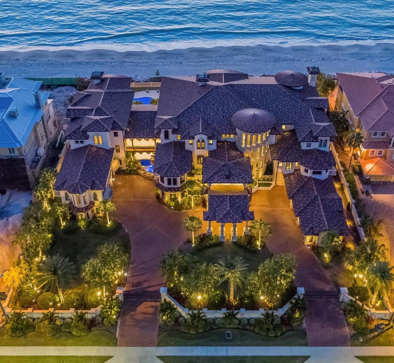 Single Family Residence at 1700 GULF BLVD, BELLEAIR BEACH, photo 4 of 86