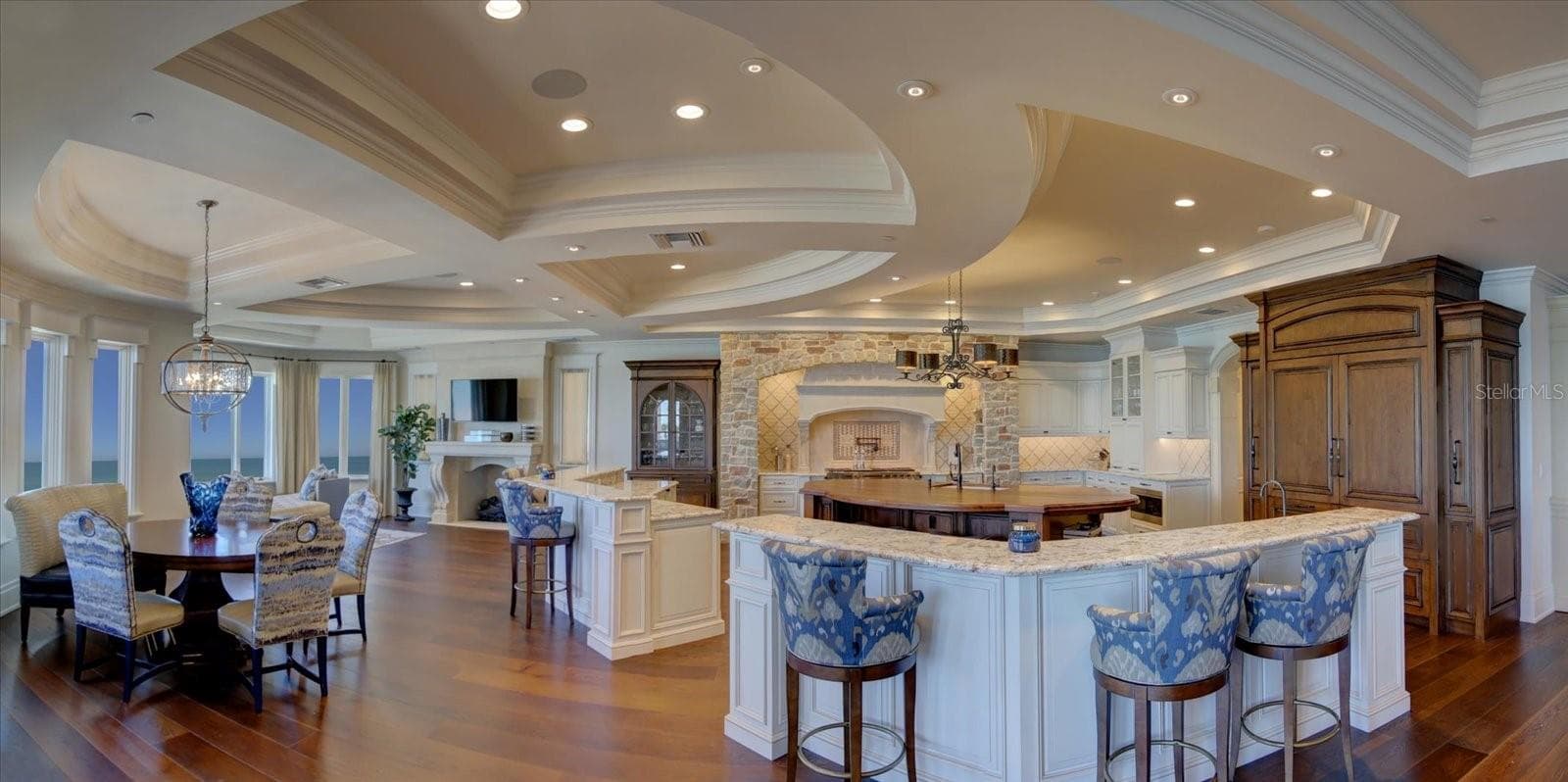 Single Family Residence at 1700 GULF BLVD, BELLEAIR BEACH, photo 19 of 86