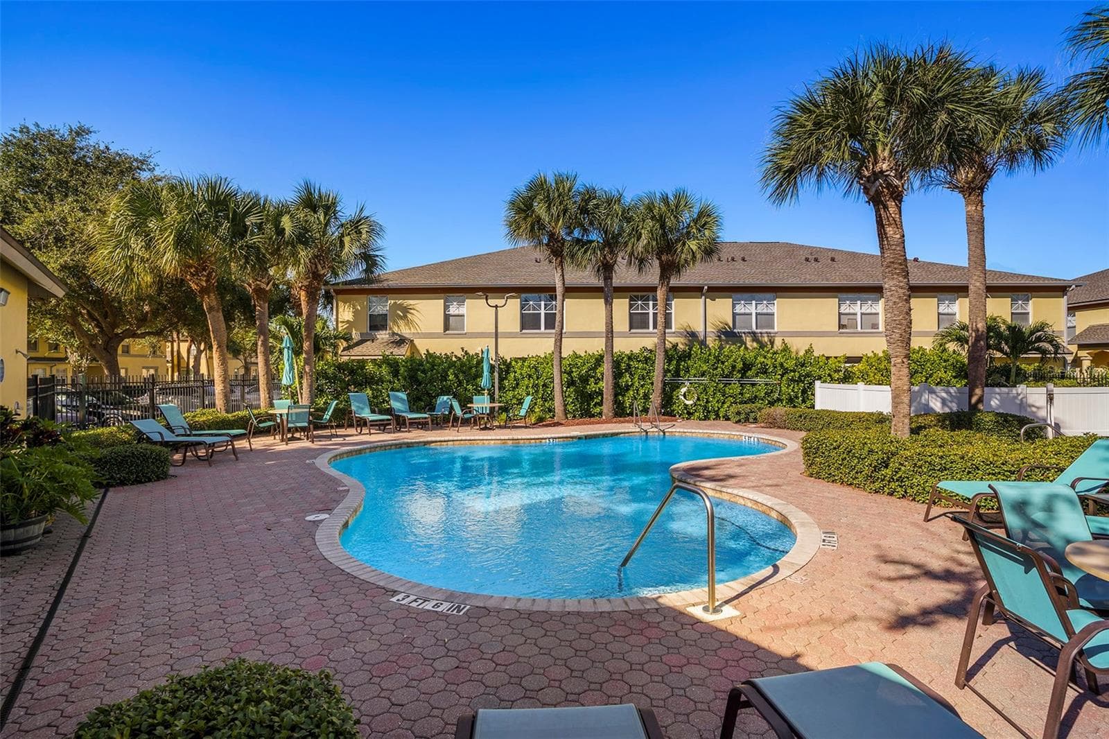 Townhouse at 3869 ISLAND WAY, ST PETERSBURG, photo 18 of 20