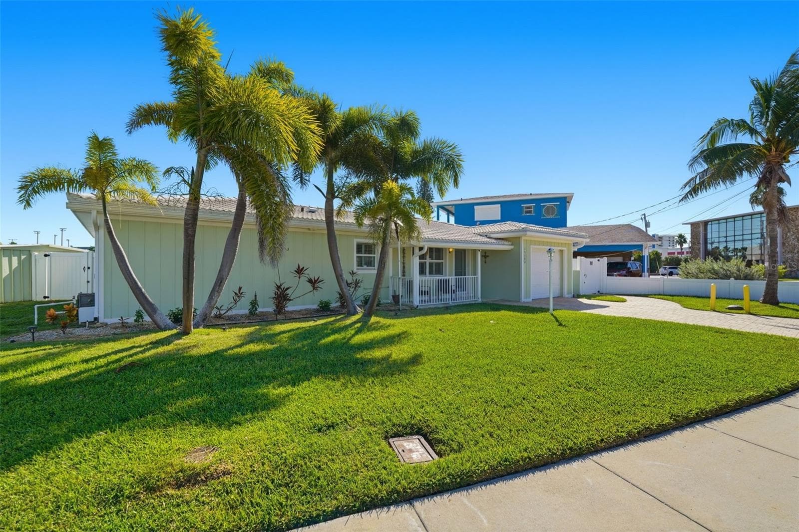 Single Family Residence at 15302 HARBOR DR, MADEIRA BEACH, photo 4 of 47